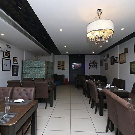Oyo 22677 Hotel Mehfil Rajpura Экстерьер фото