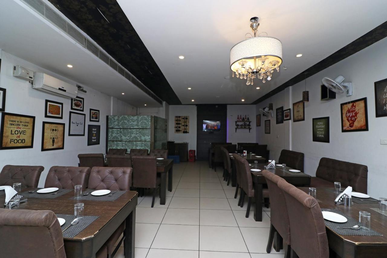 Oyo 22677 Hotel Mehfil Rajpura Экстерьер фото