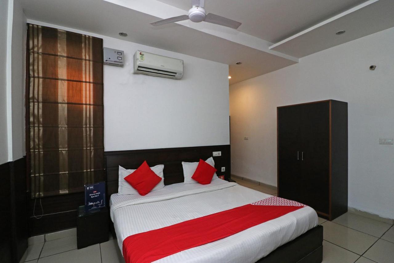 Oyo 22677 Hotel Mehfil Rajpura Экстерьер фото