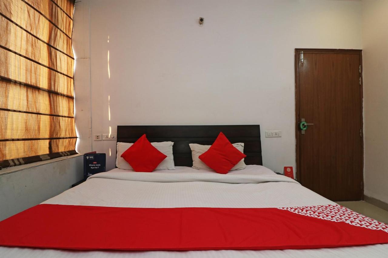 Oyo 22677 Hotel Mehfil Rajpura Экстерьер фото